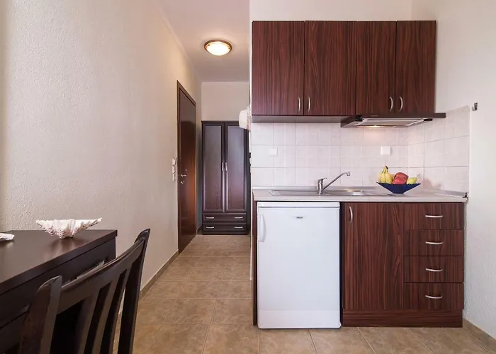 Semesterbostad Sunset Toroni